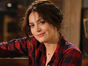 Dönerse Senindir - İrem Sak - Defne