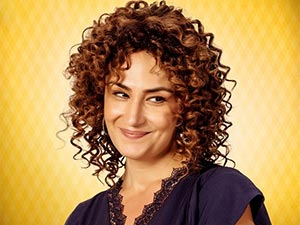 Aile Arasında - Devin Özgür Çınar - Gülümser Kurt