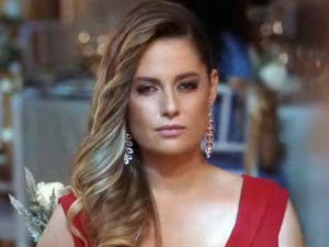 Düğüm Salonu Oyuncuları Müjde : Dugum Salonu Oyunculari Kadrosu Gercek Isimleri Cast Listesi : İki düğün birbirine girer, sırlar ortaya çıkar!