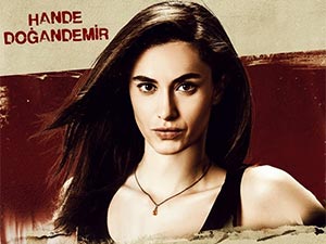 Kaybedenler Kulübü Yolda - Hande Doğandemir - 