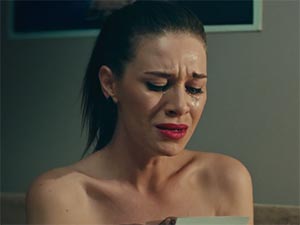 Aç Kapıyı Çok Fenayım - Gözde Mukavelat Kimdir?