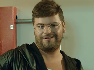 Aç Kapıyı Çok Fenayım - Hakan Kakiz Kimdir?