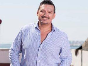 Bambaşka - Şenol İpek Kimdir?