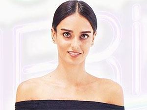 Biz Size Döneriz - Bestemsu Özdemir - Defne Kandemir Kimdir?