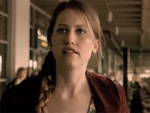 Dar Elbise - Veronique Wüthrich - Lisa Kimdir?