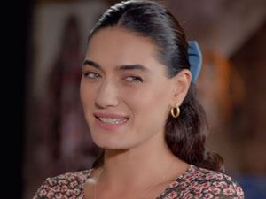 Defne'nin Bir Mevsimi - Hande Subaşı - Defne Kimdir?