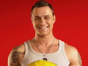 Deli Aşk - Burak Çelik - Jeremy Jackson Kimdir?