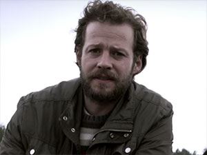 Enkaz - Berke Üzrek - Barış Kimdir?