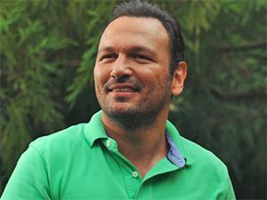 Hayat Öpücüğü - Ali Sunal - Metin Kimdir?