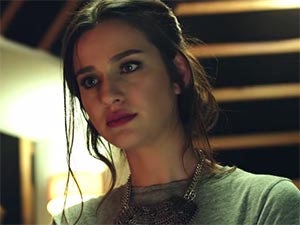 Organik Aşk Hikayeleri - İrem Helvacıoğlu Kimdir?