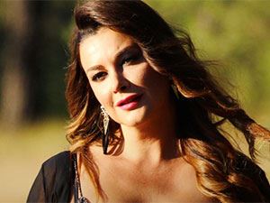 Sen Sağ Ben Selamet - Ayçin İnci Kimdir?