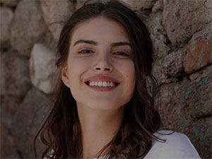 Sol Şerit - Deniz Baysal - Yasemin Kimdir?