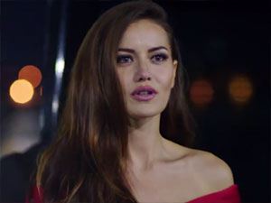 Sonsuz Aşk - Fahriye Evcen - Zeynep Kimdir?
