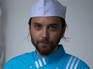 İkinci Şans - Anıl Altınöz Kimdir?