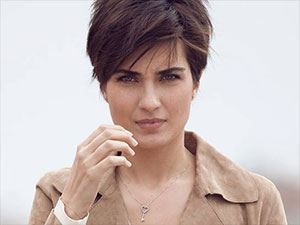 İstanbul Kırmızısı - Tuba Büyüküstün - Neval Kimdir?