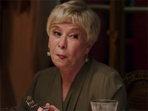 İstanbul Kırmızısı - İpek Bilgin - Güzin Kimdir?