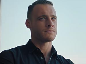 İyi Oyun - Kerem Bürsin - Rüzgar Kimdir?